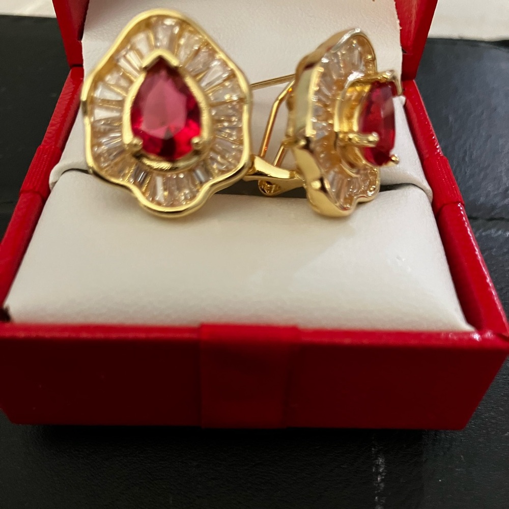 Stunning Gold Earrings with Red Gemstones Your Perfect Holiday Earrings - Picture 7 of 9